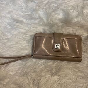 EUC wristlet & phone case… Lots of compartments